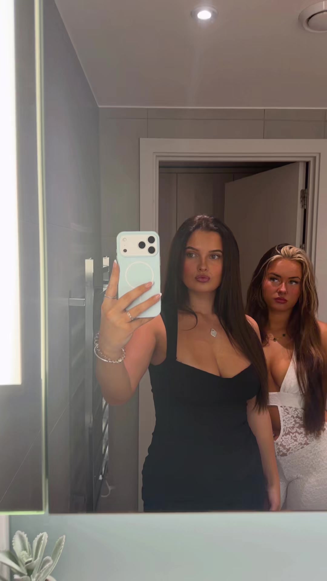 @isabella.ashmoree