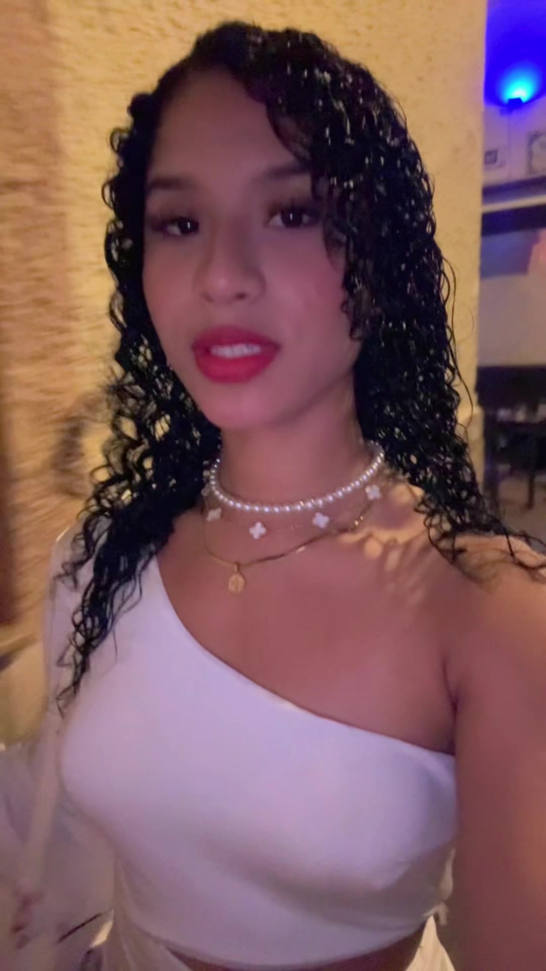 @Zurelys