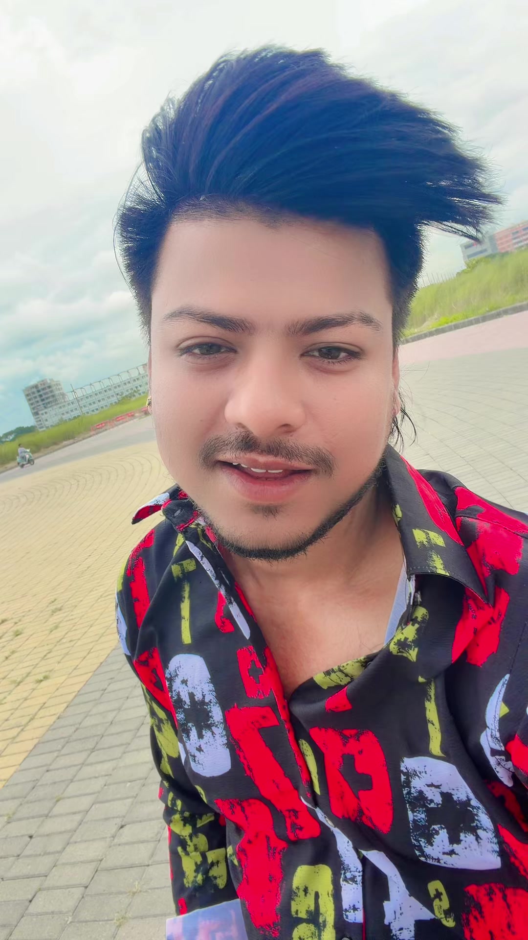 @Max Ovi Riaz