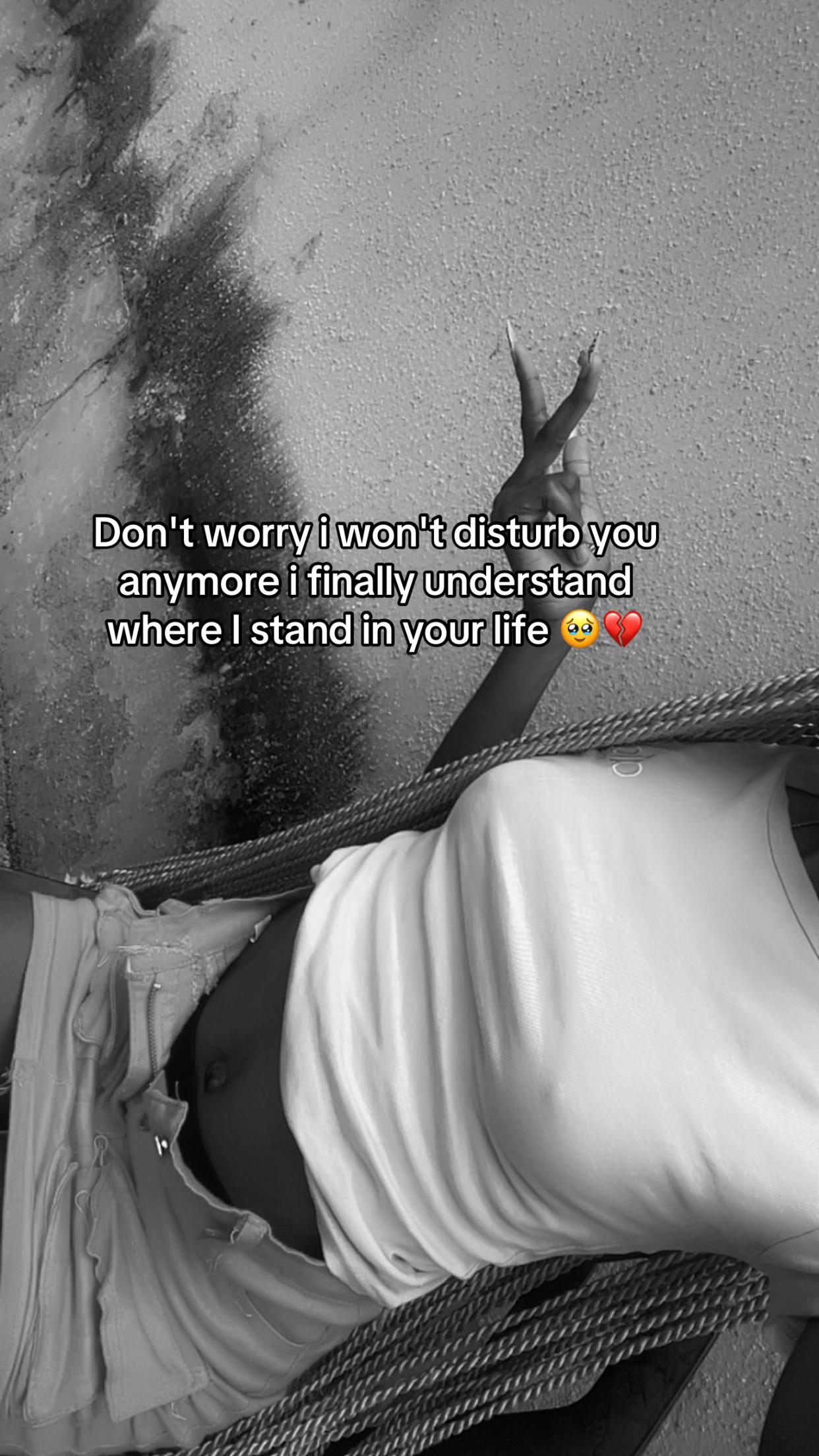 @>>>SHE’S A LONER🥹📌<<<<