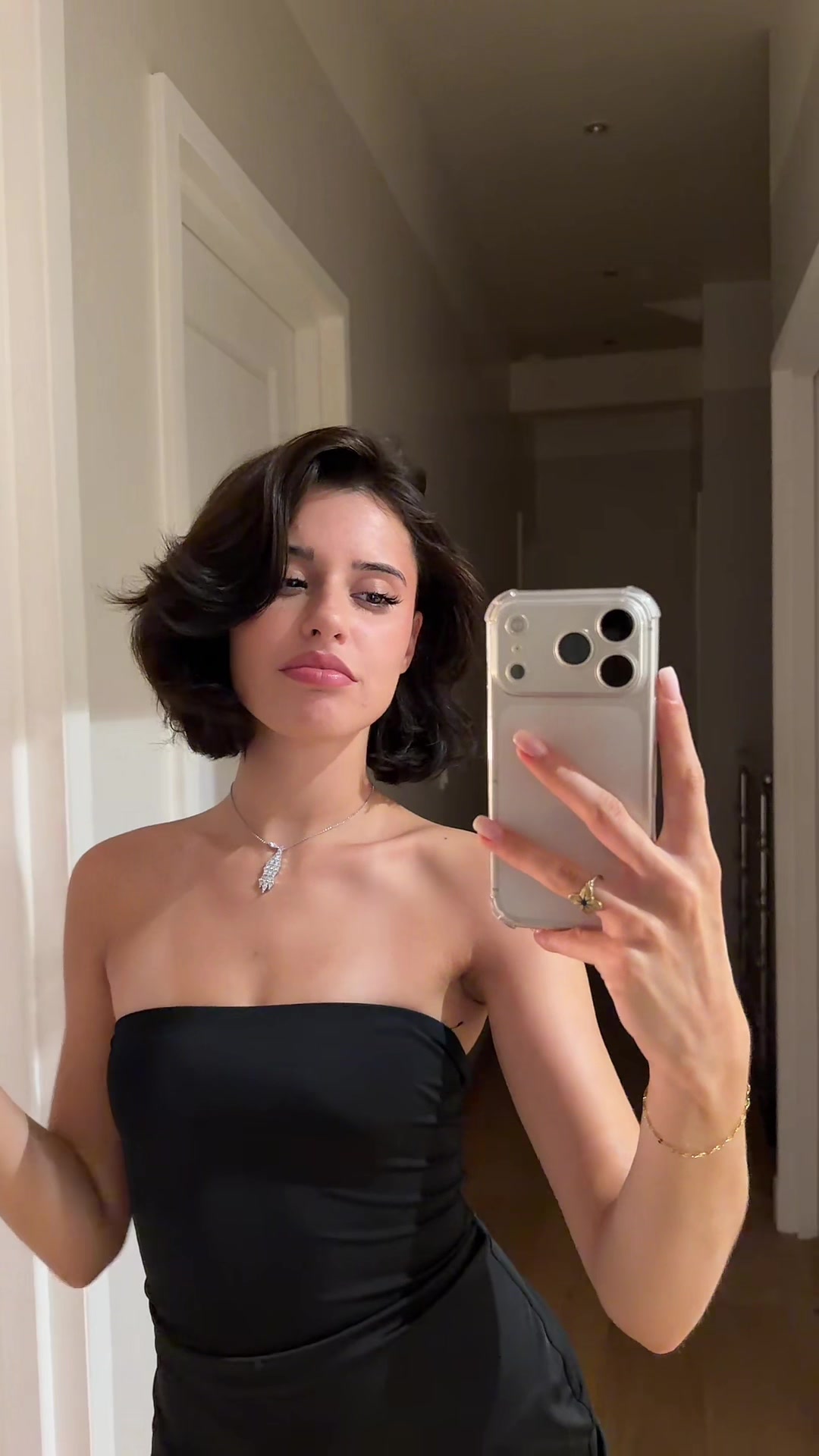@𝐄𝐯𝐚𝐧𝐞𝐬𝐜𝐞𝐧𝐜𝐞