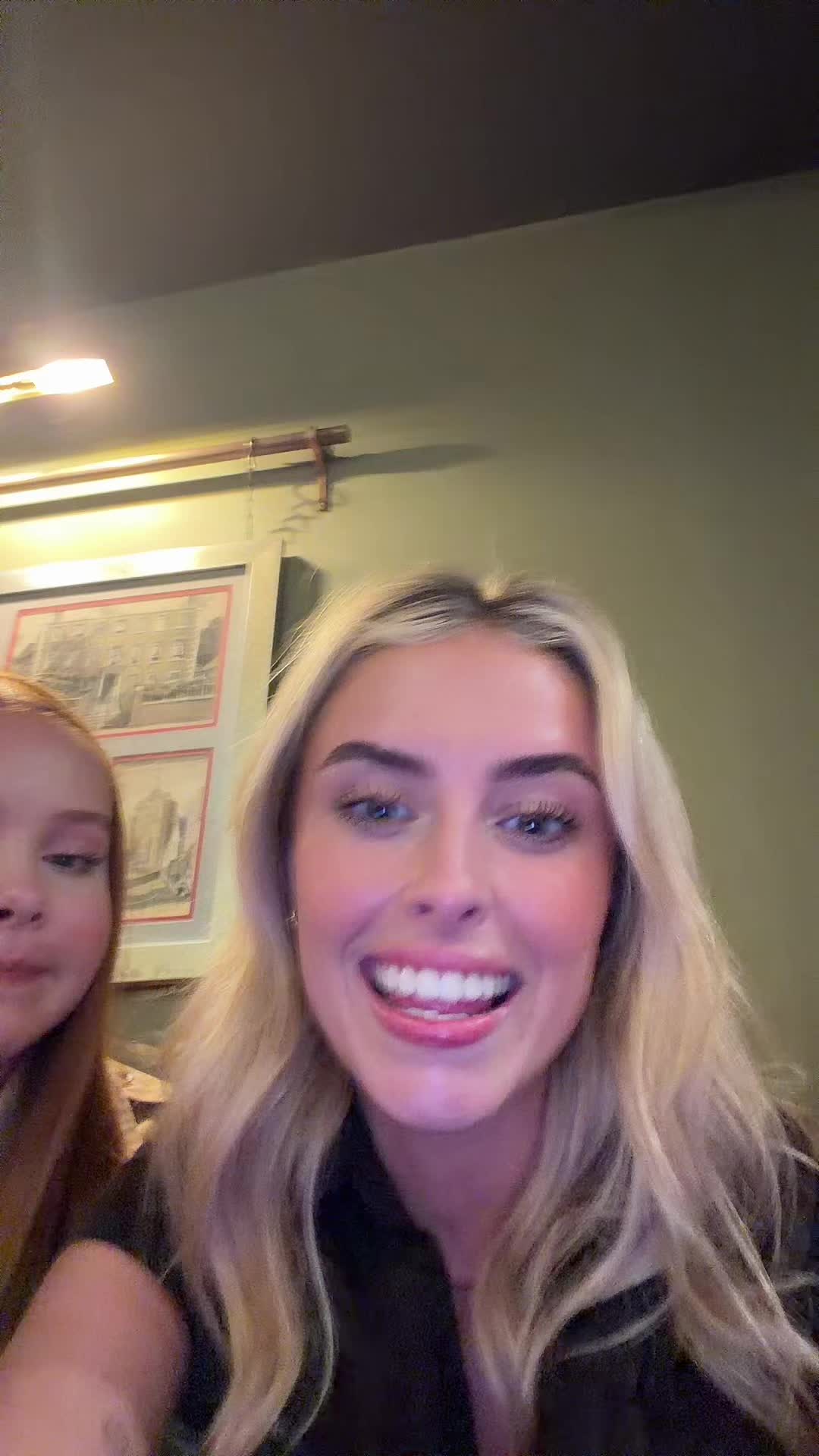 @huhnellywho