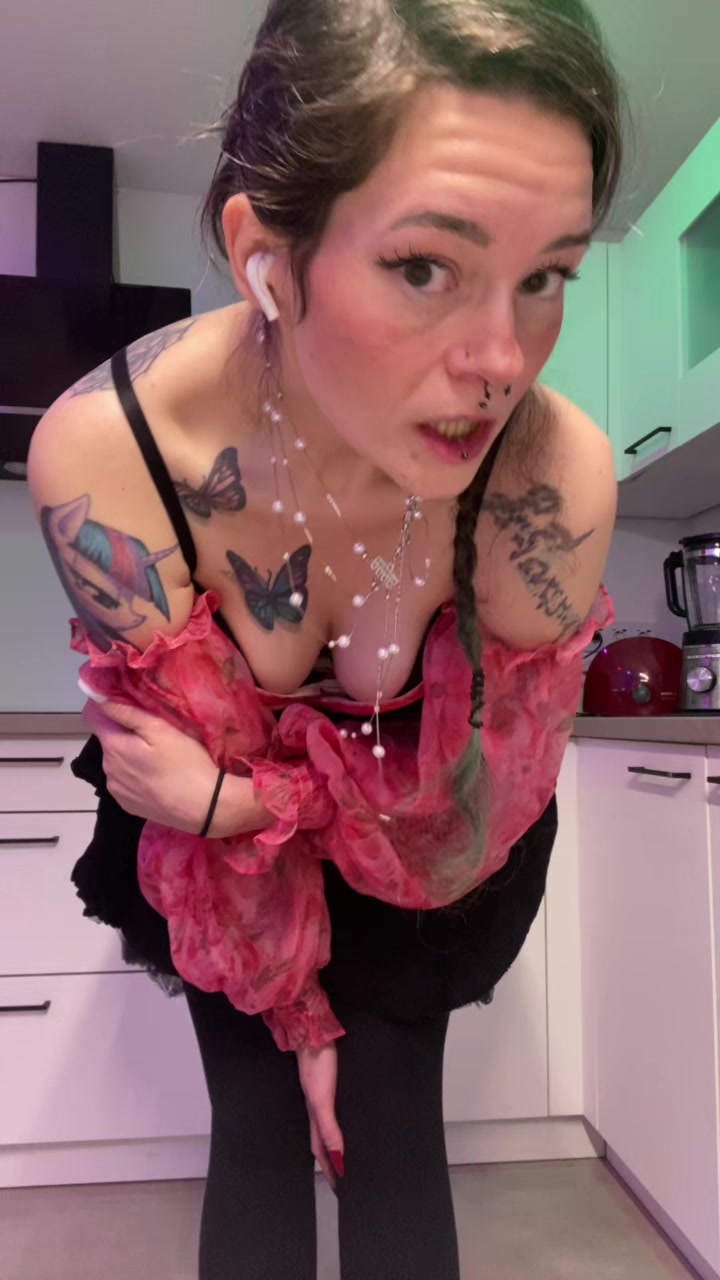 @TheRealDiamondsUnicorns_GlowUp