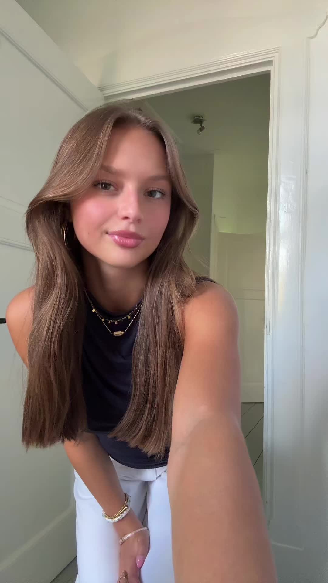 @<33