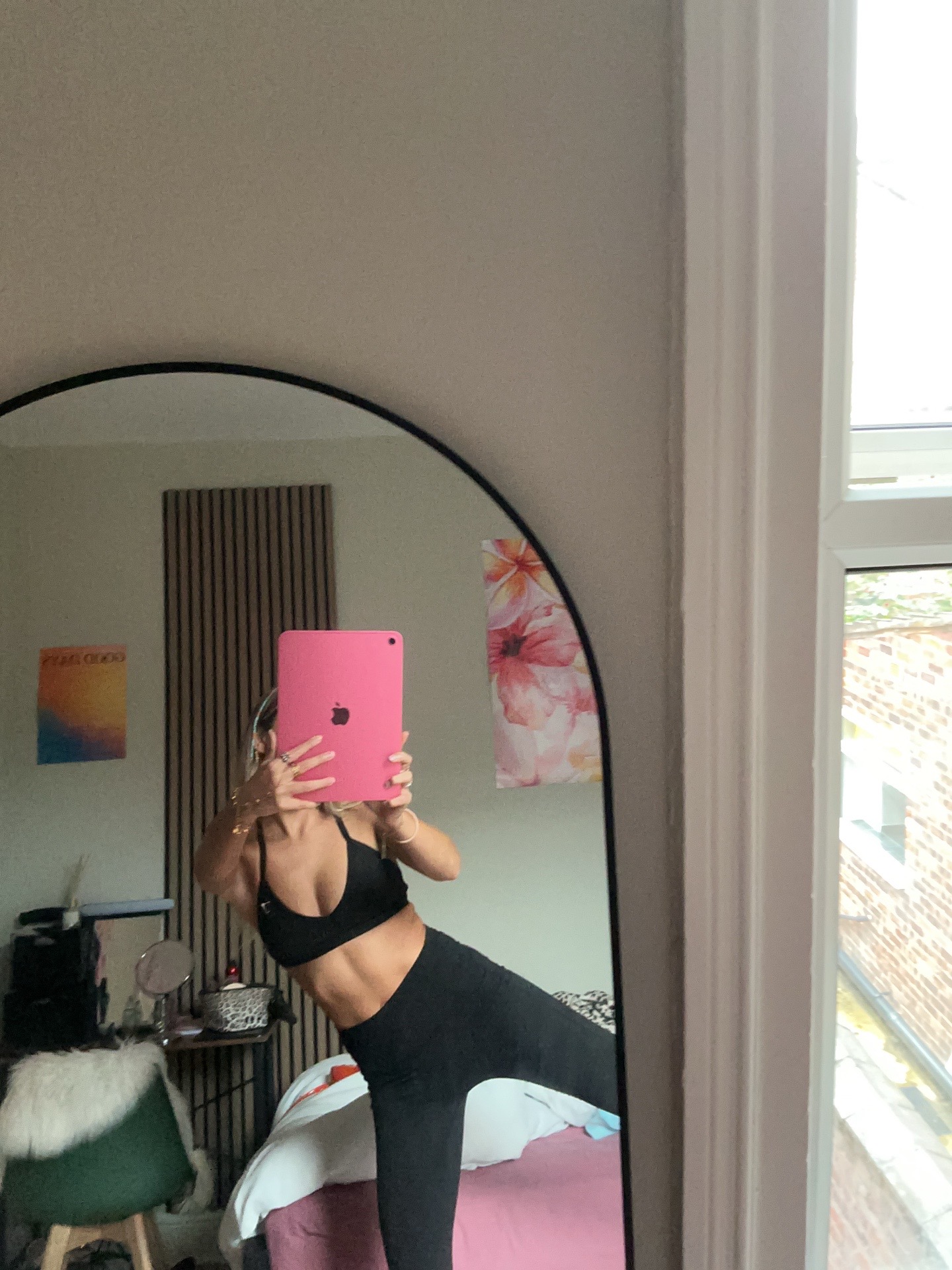 @abi.e