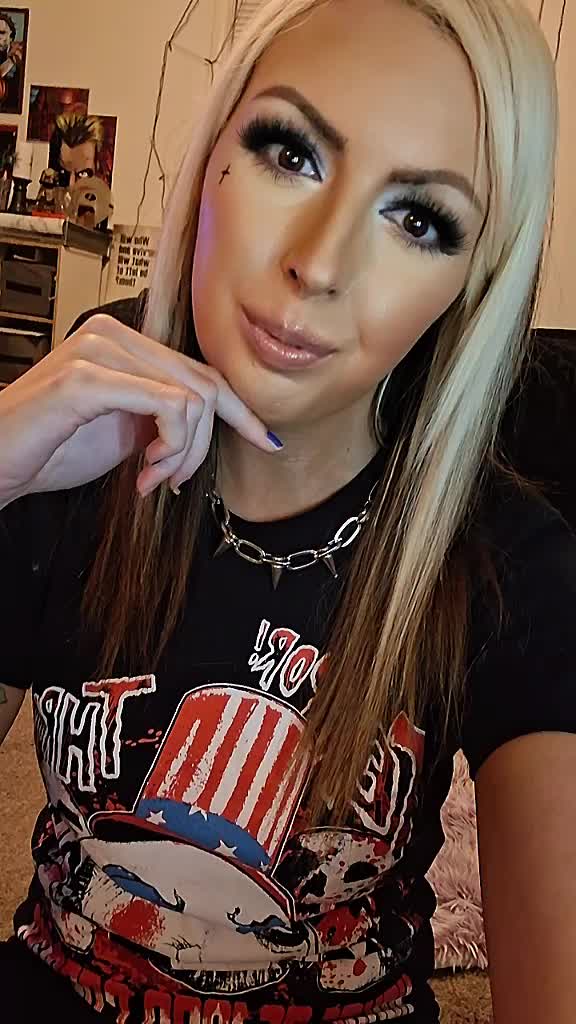 @✨️🖤 Megan 🖤✨️