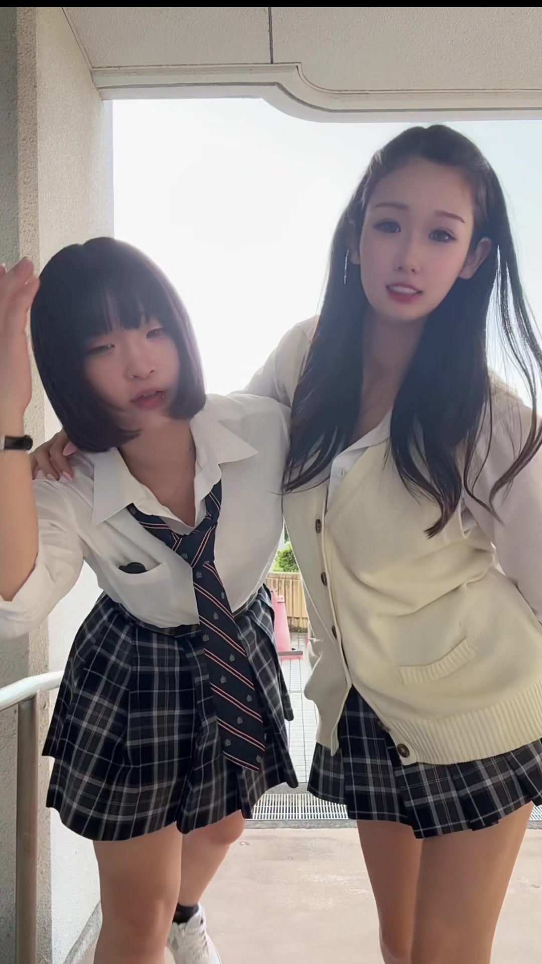 @ことみ
