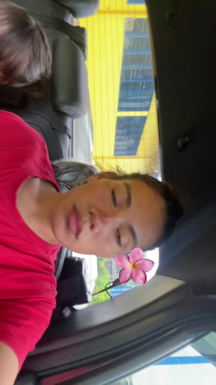 @Ellenoah