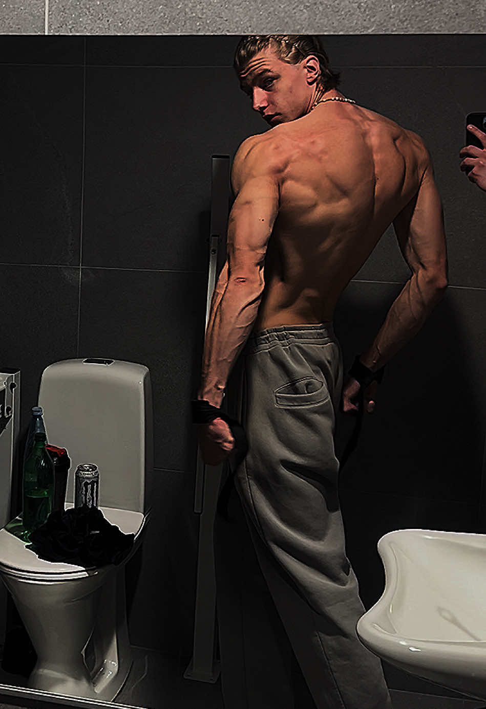 @Sharpnesss_