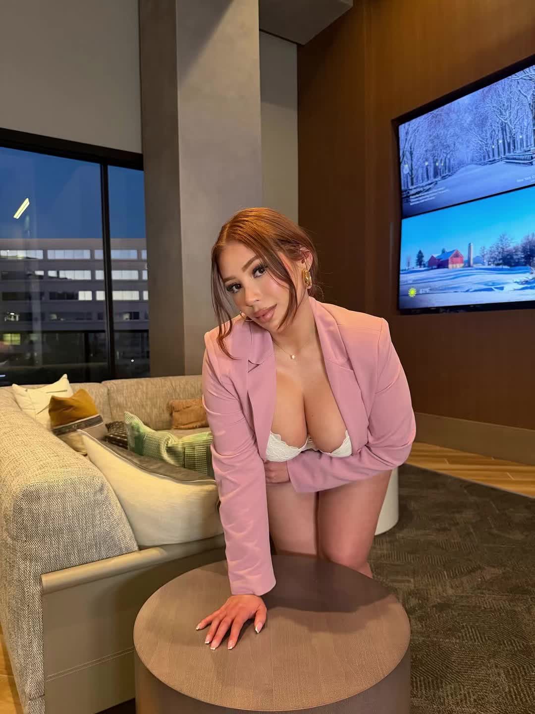@LATINA BARBIE 💋