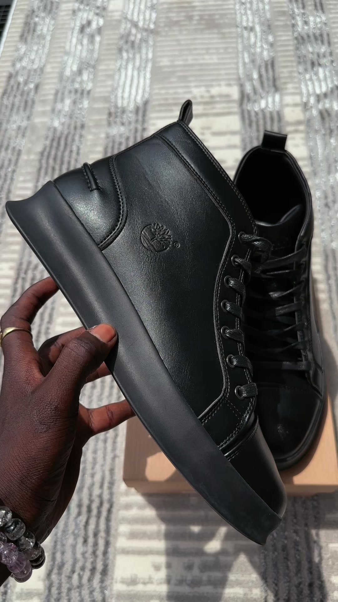 @SNEAKERS BY SHIQUO