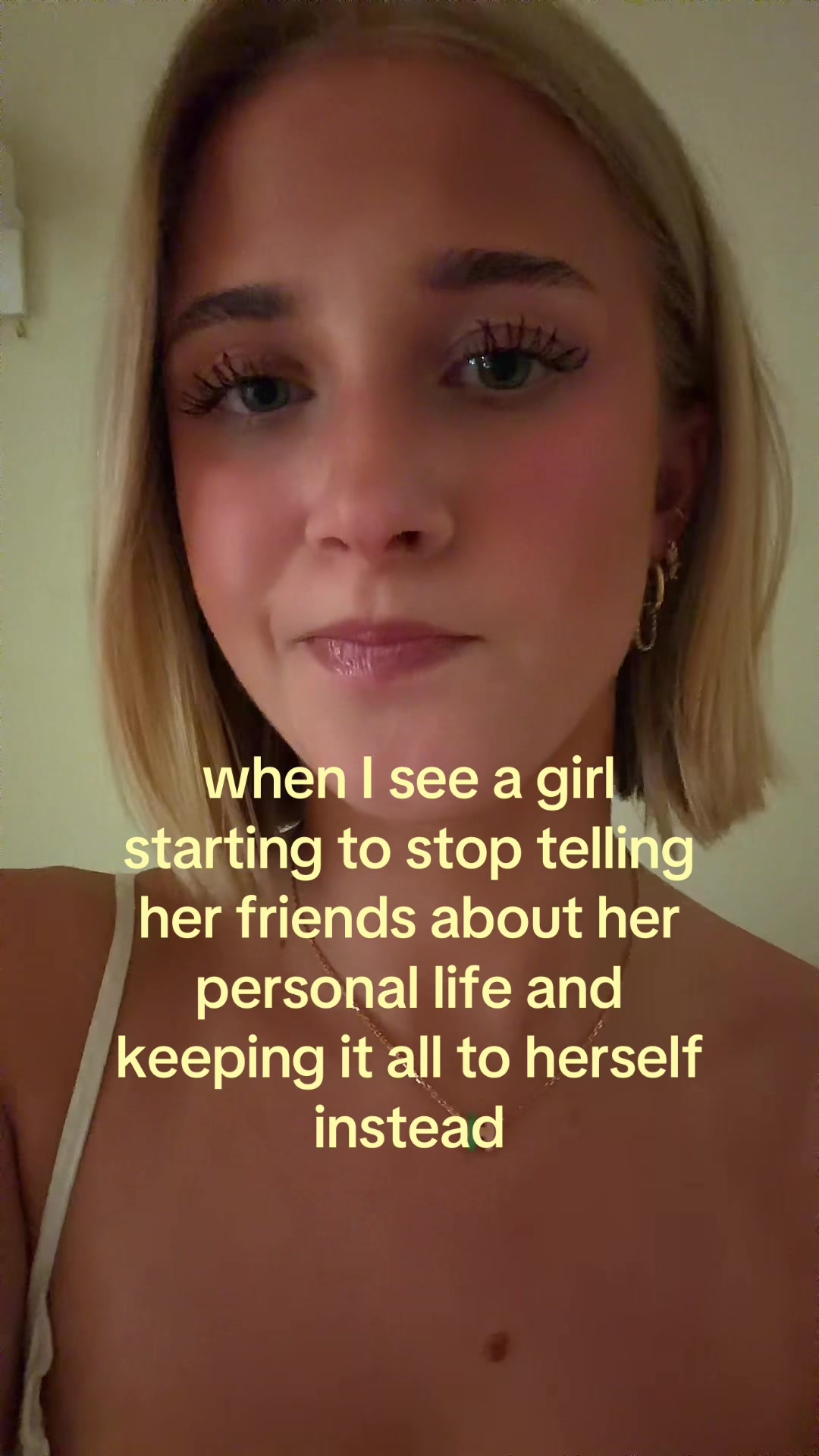 @theelliebarker