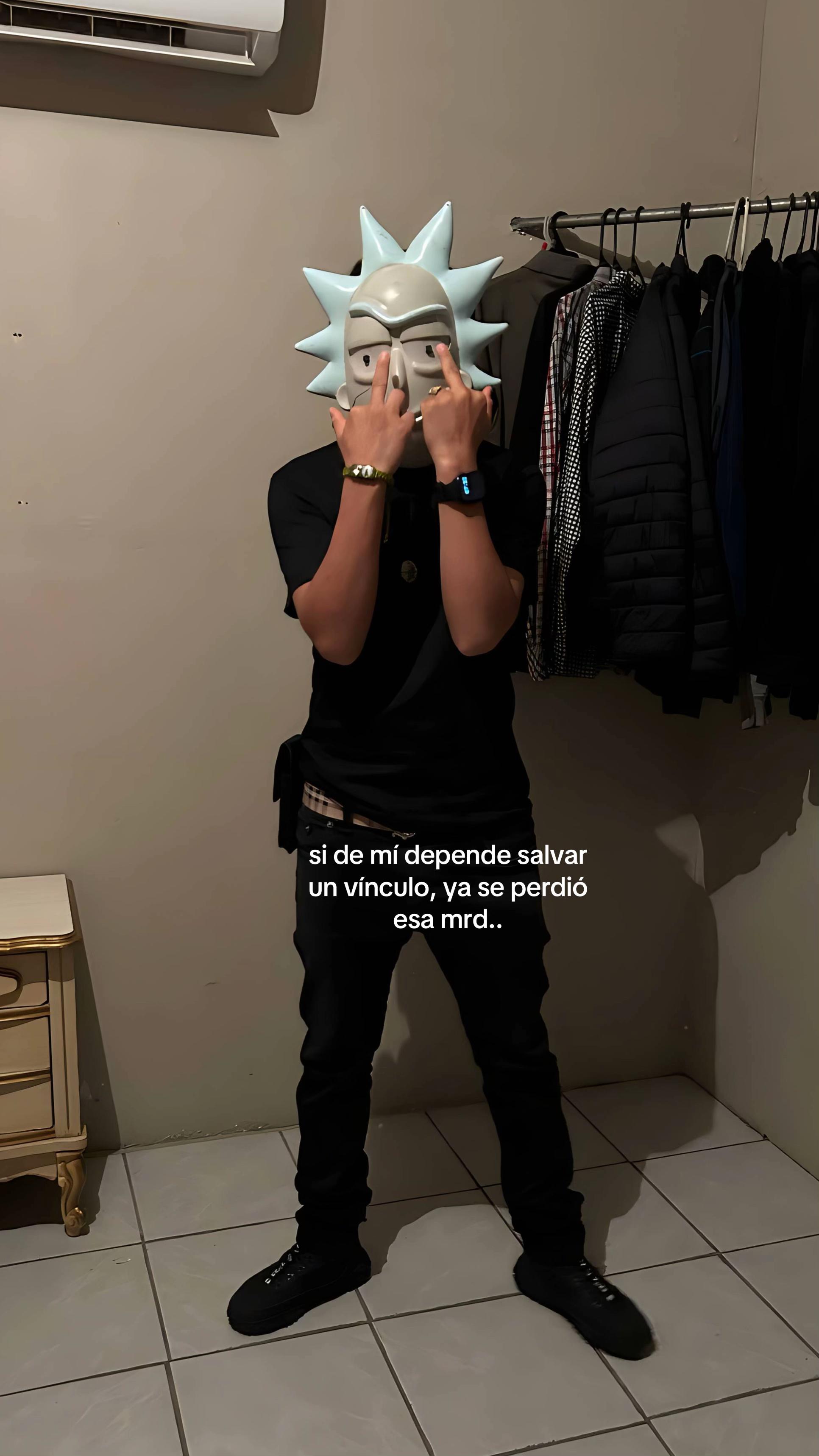 @⃟