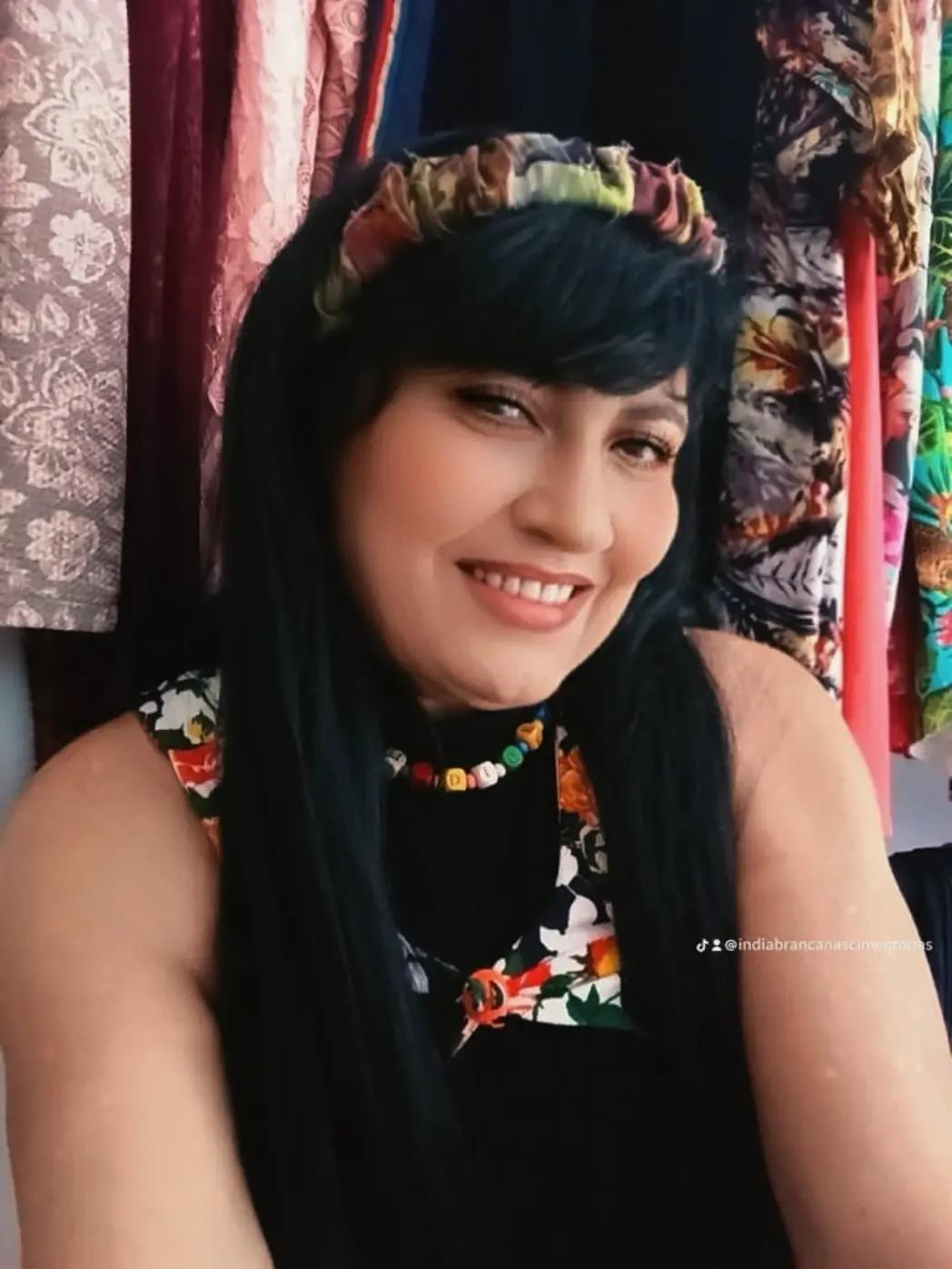 @&Iacute;ndia branca nascimento nascim