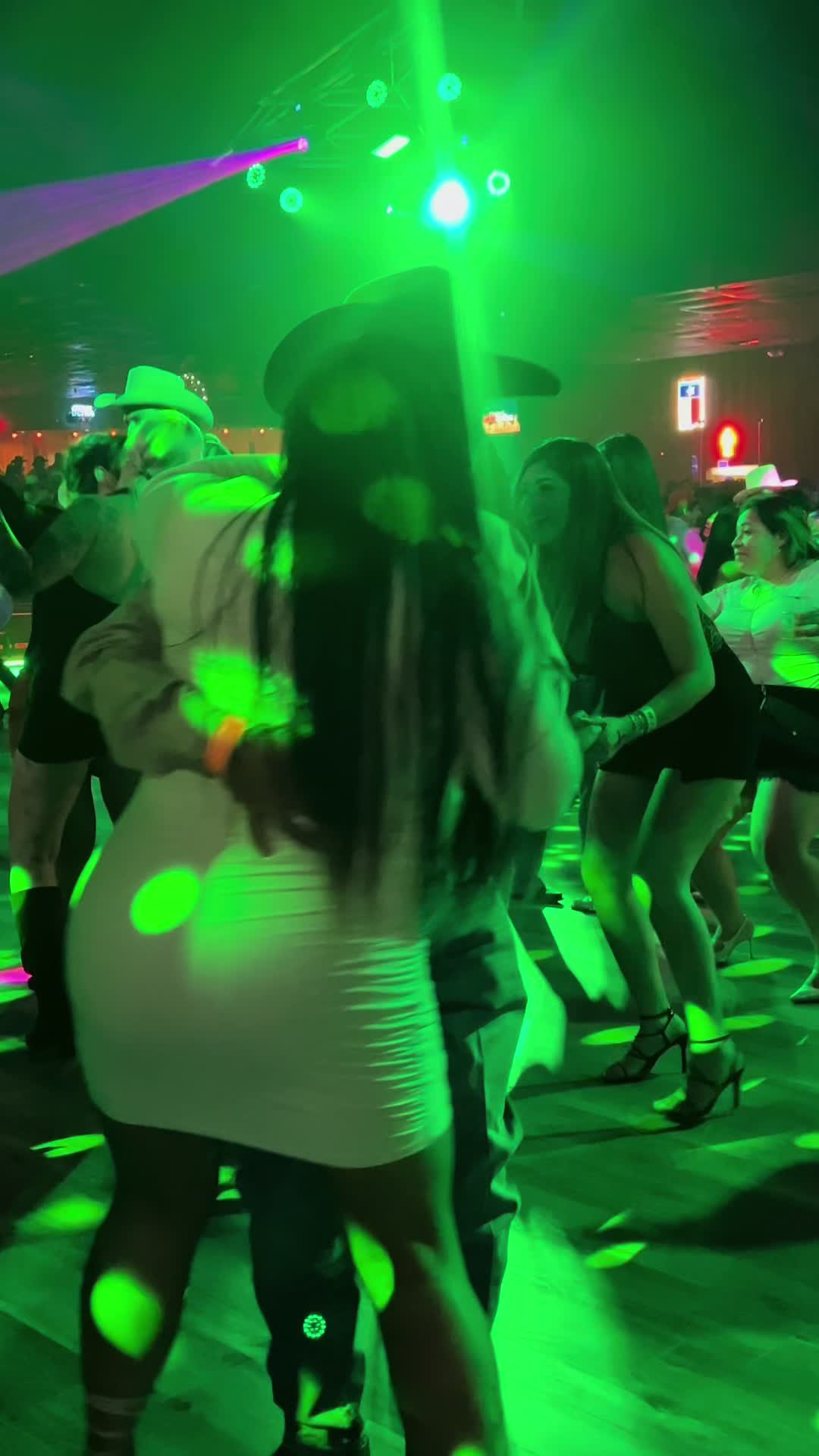 @Bailes Con Victoria