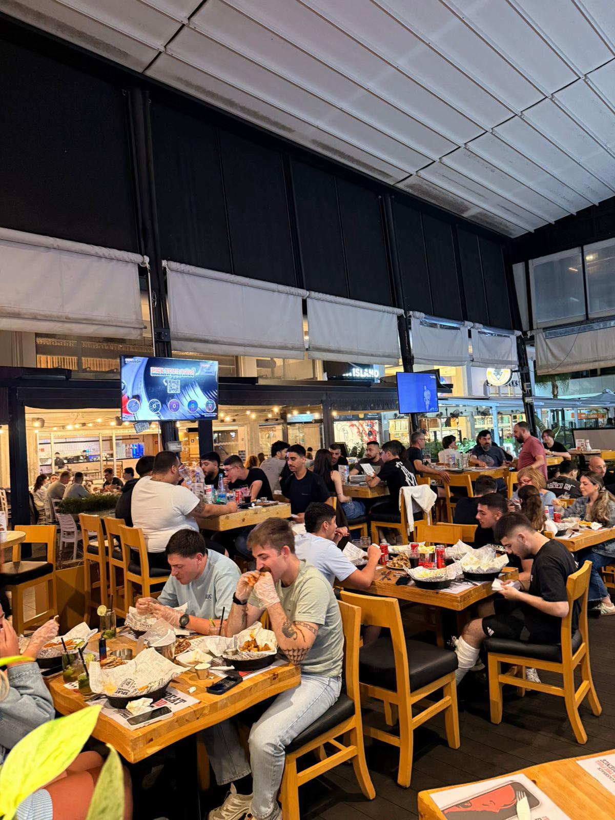@Buffalo Wings & Rings l Cyprus