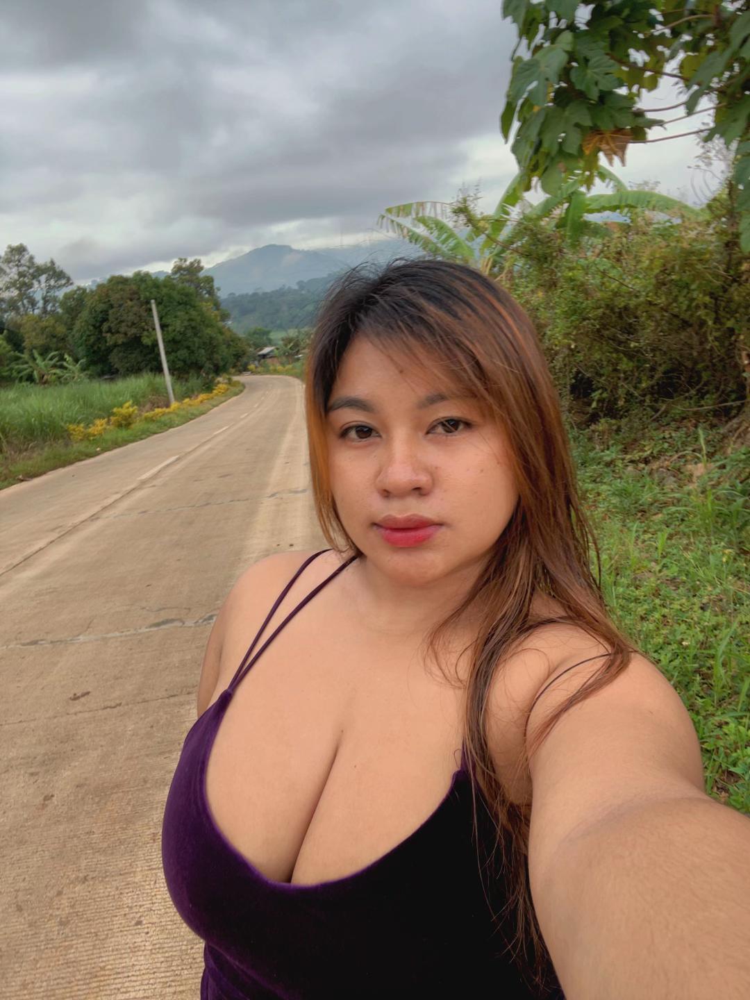 @cleavage mom