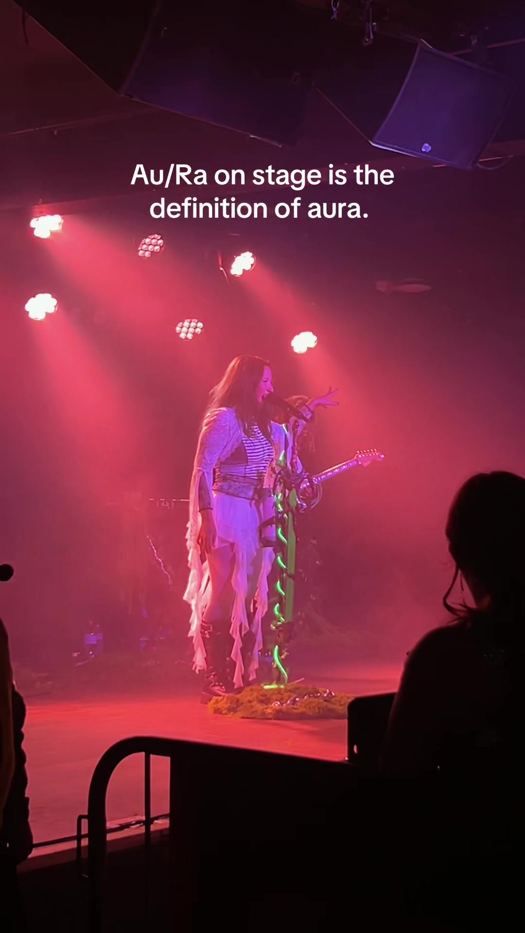 @pieceofaura