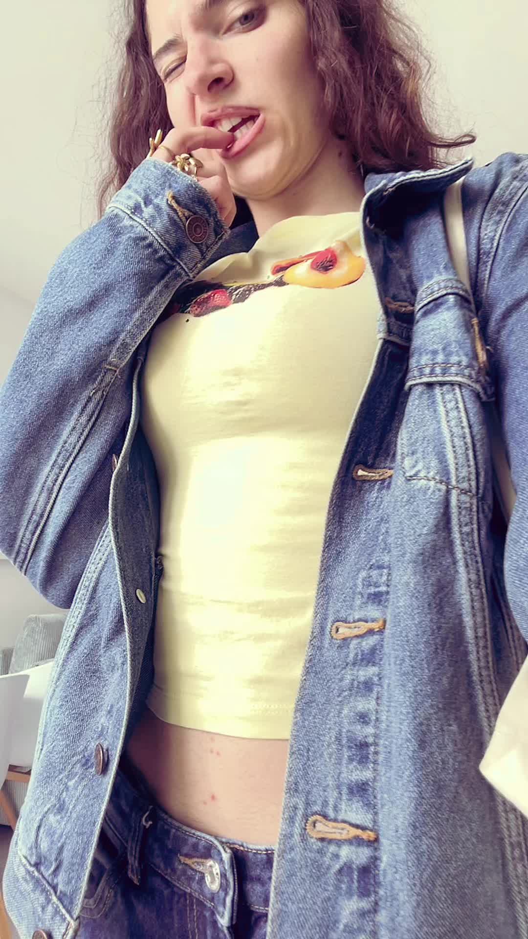 @???