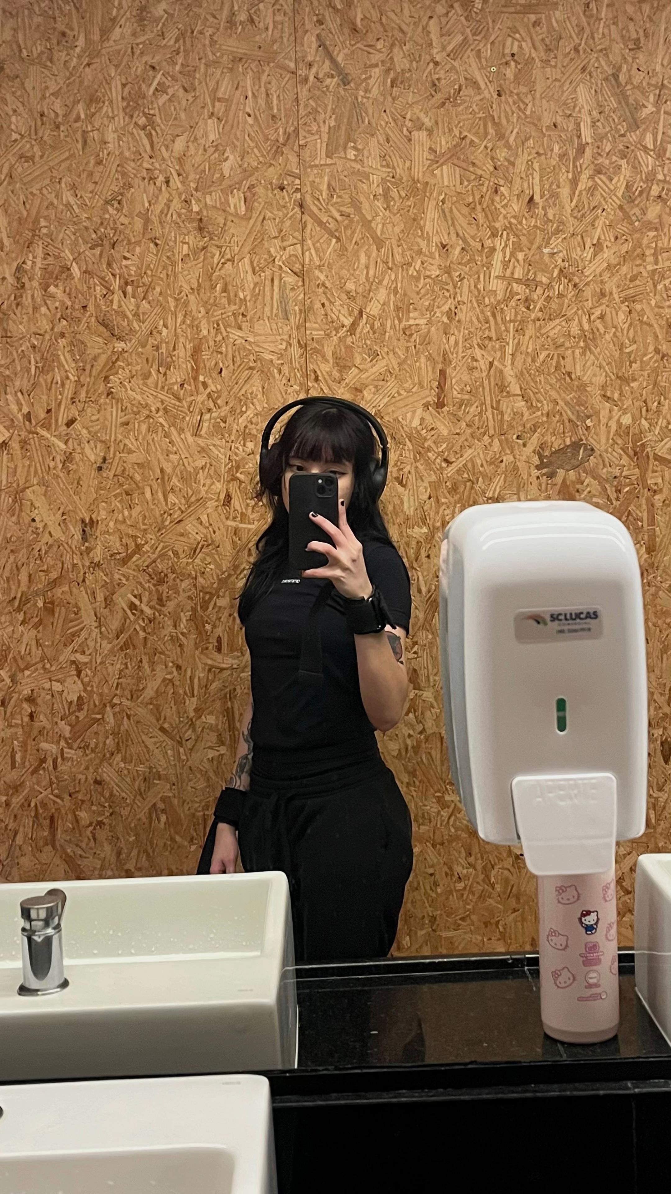 @Lo