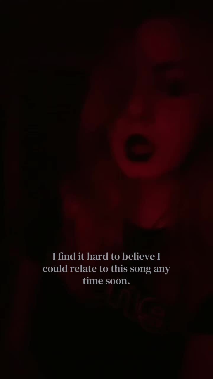 @꧁✩ ℭ𝔞𝔪𝔢𝔯𝔬𝔫 🦇🩸🎸