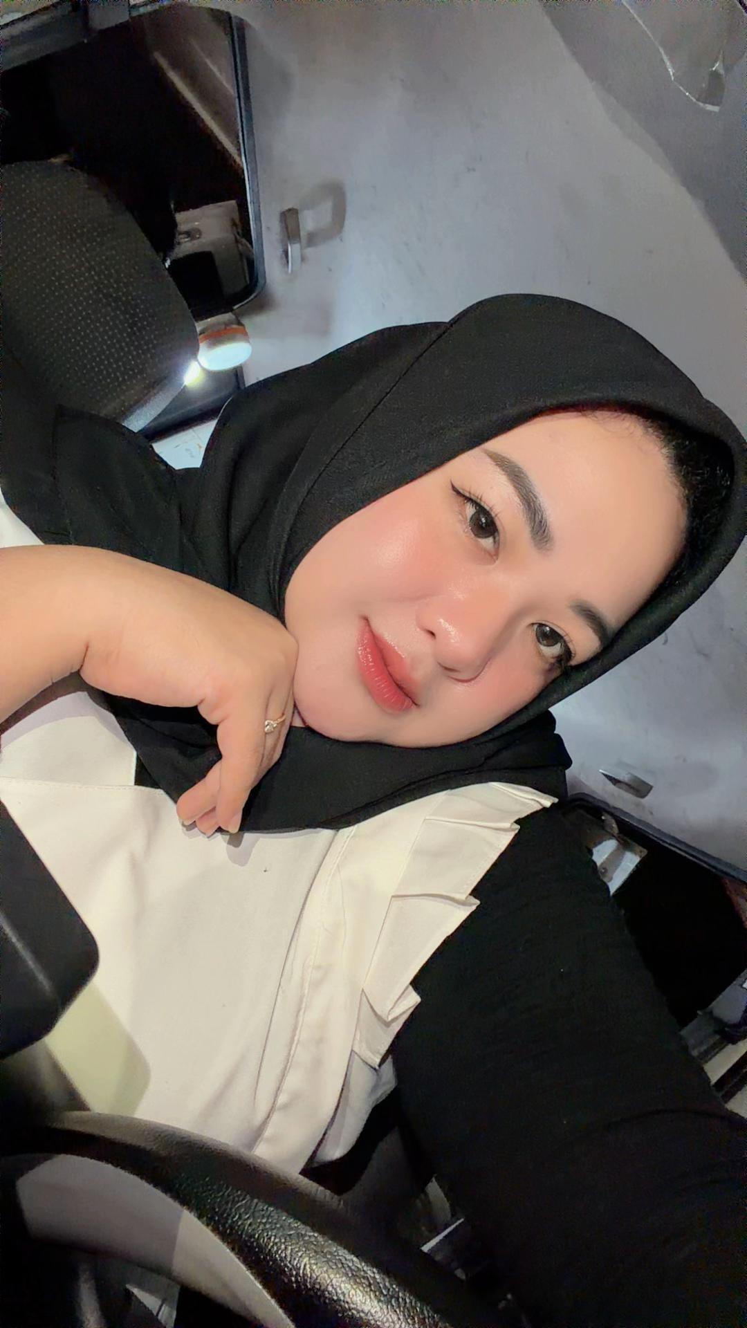 @Es hallo dek 👮&zwj;♂️💙