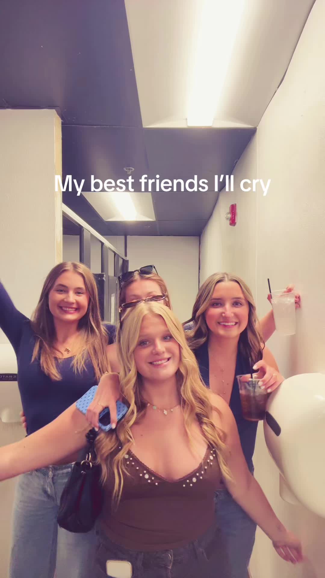 @Elisa