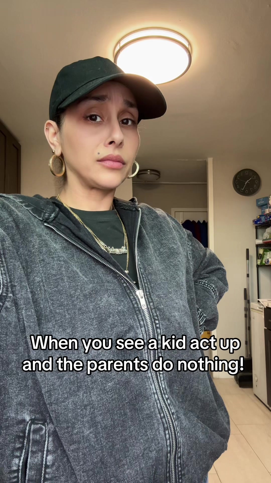 @momof4