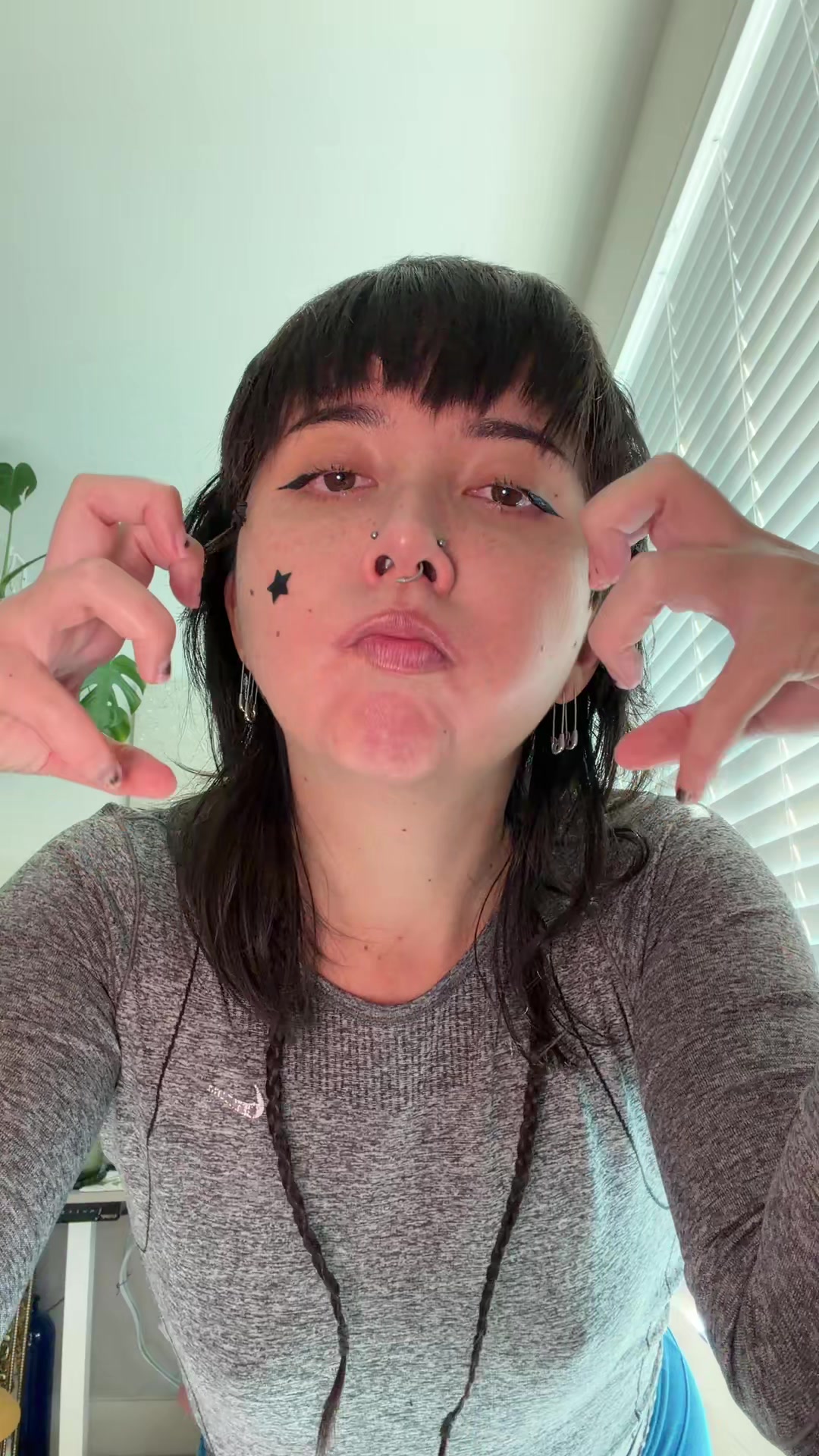 @payaxx🖤