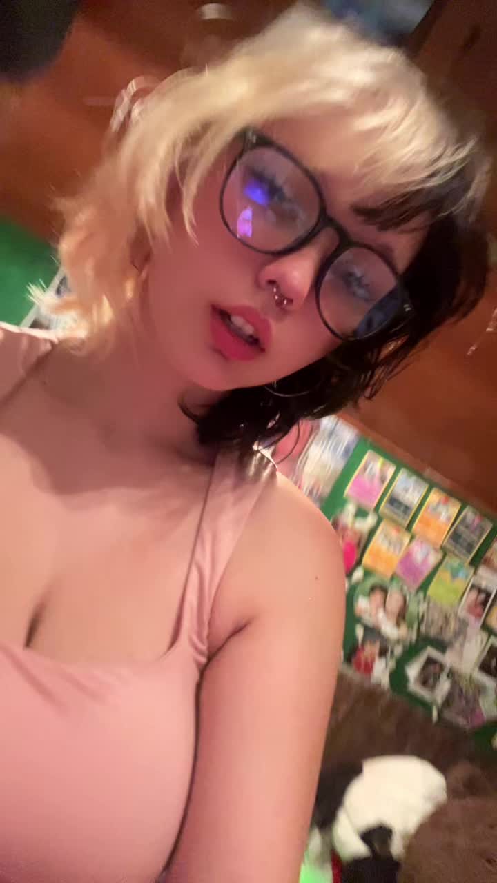 @𝐹𝒶𝓁𝓁𝓎𝓃 𝐿𝒶𝑅𝓊𝑒