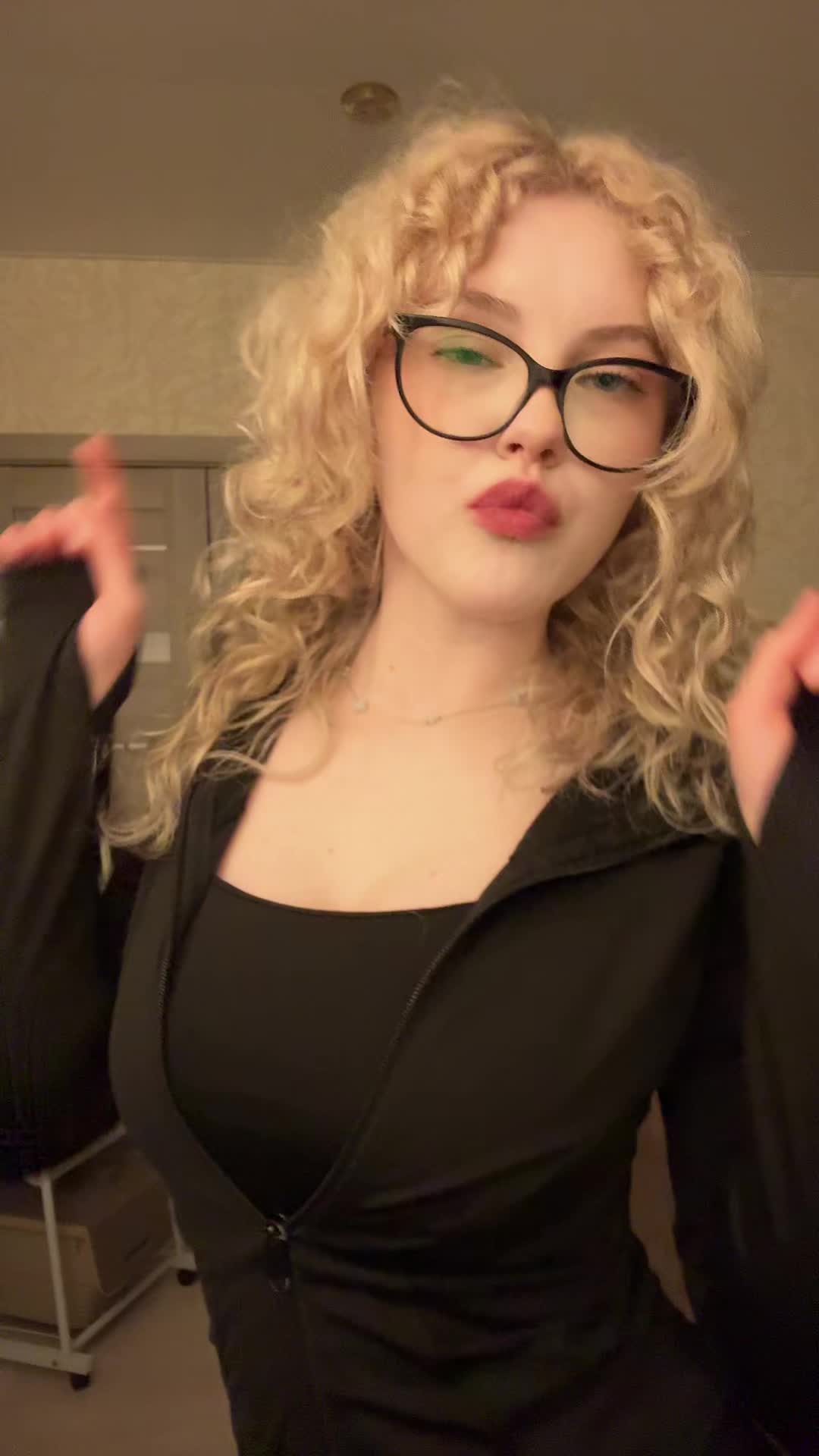 @рия вэсликс <33