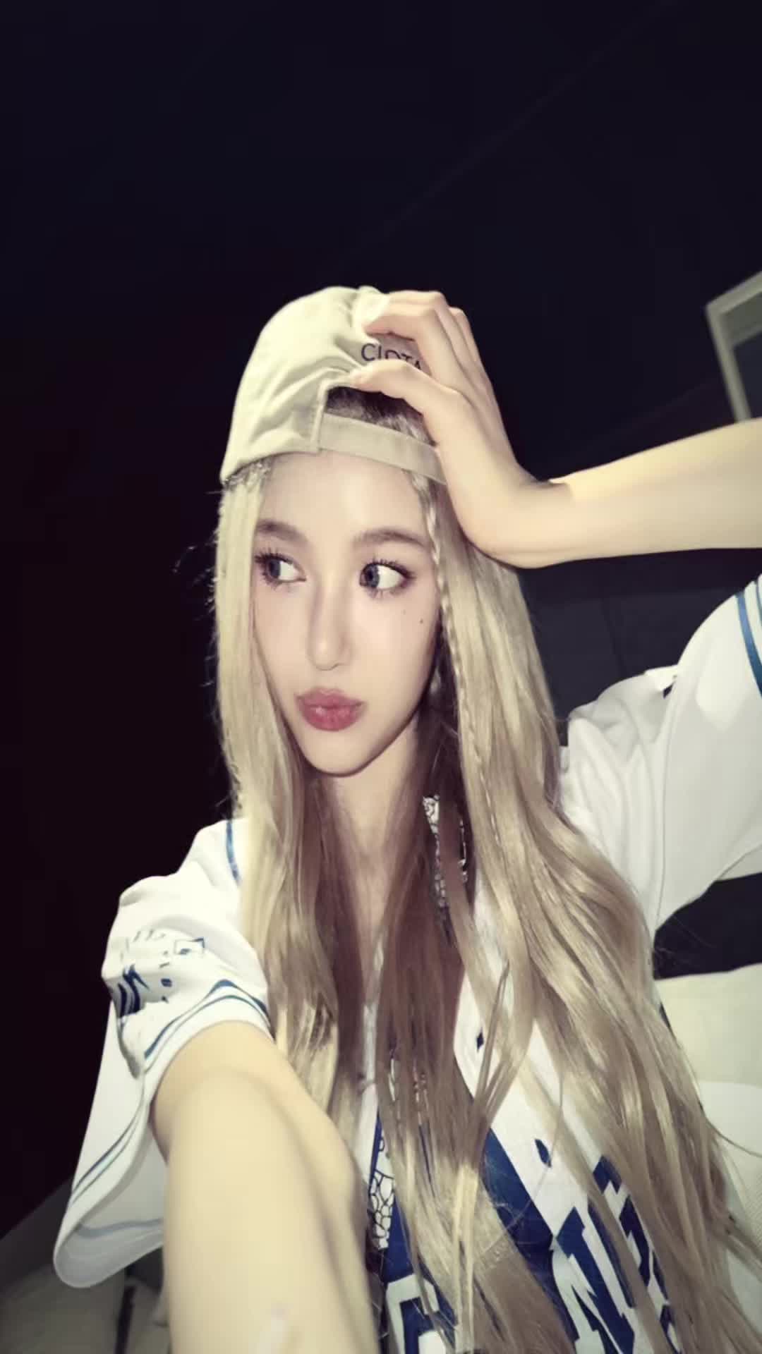 @𝐧𝐚𝐧𝐚
