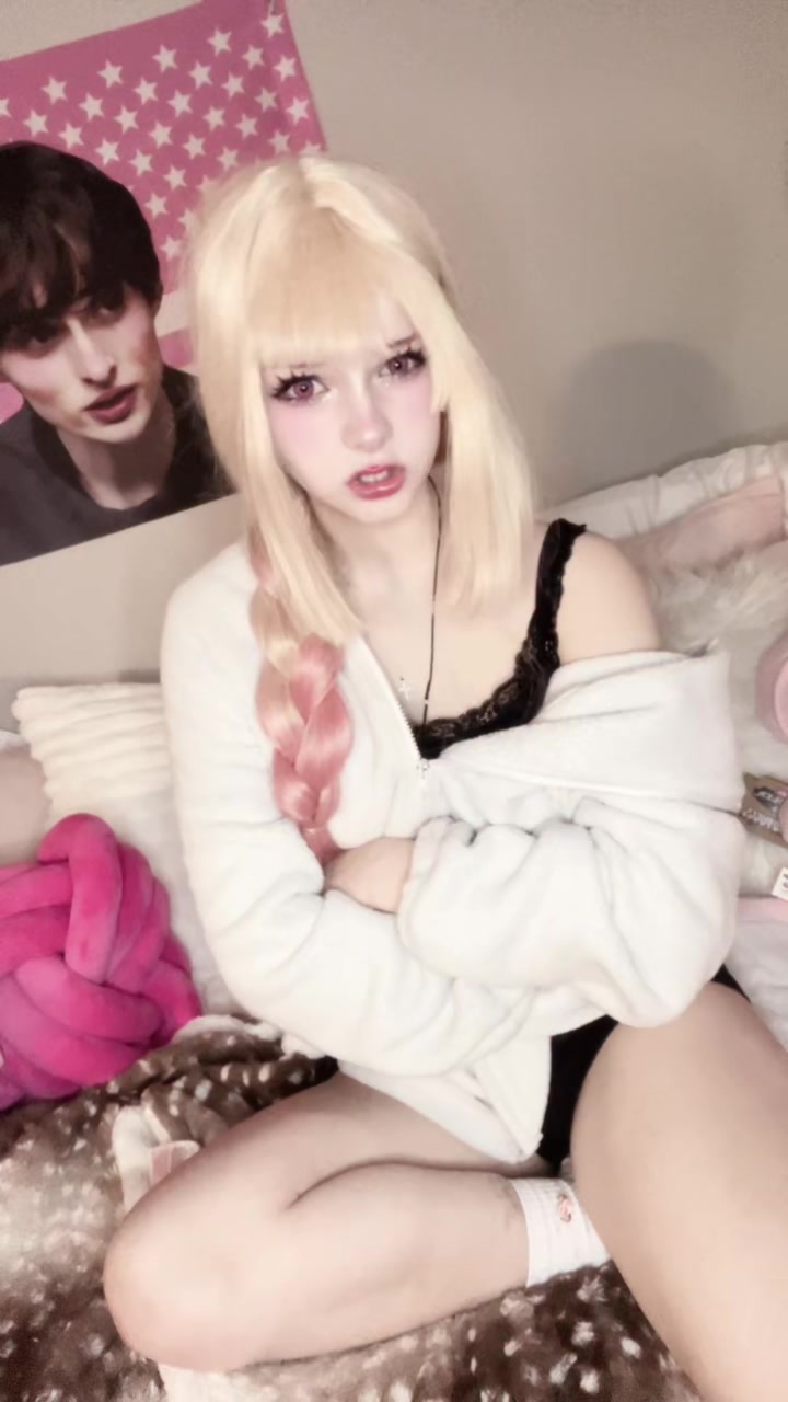 @⌗⋮♡⸝⸝ Mari・⟢