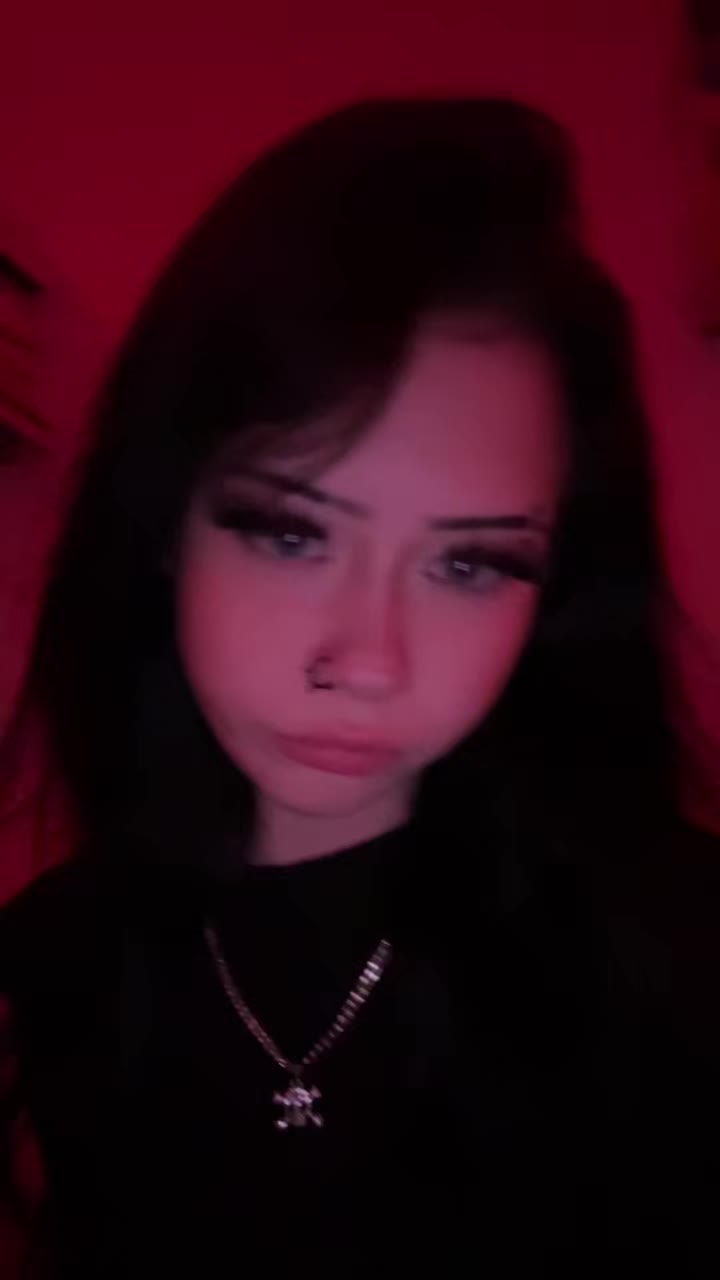 @Millie🕸️