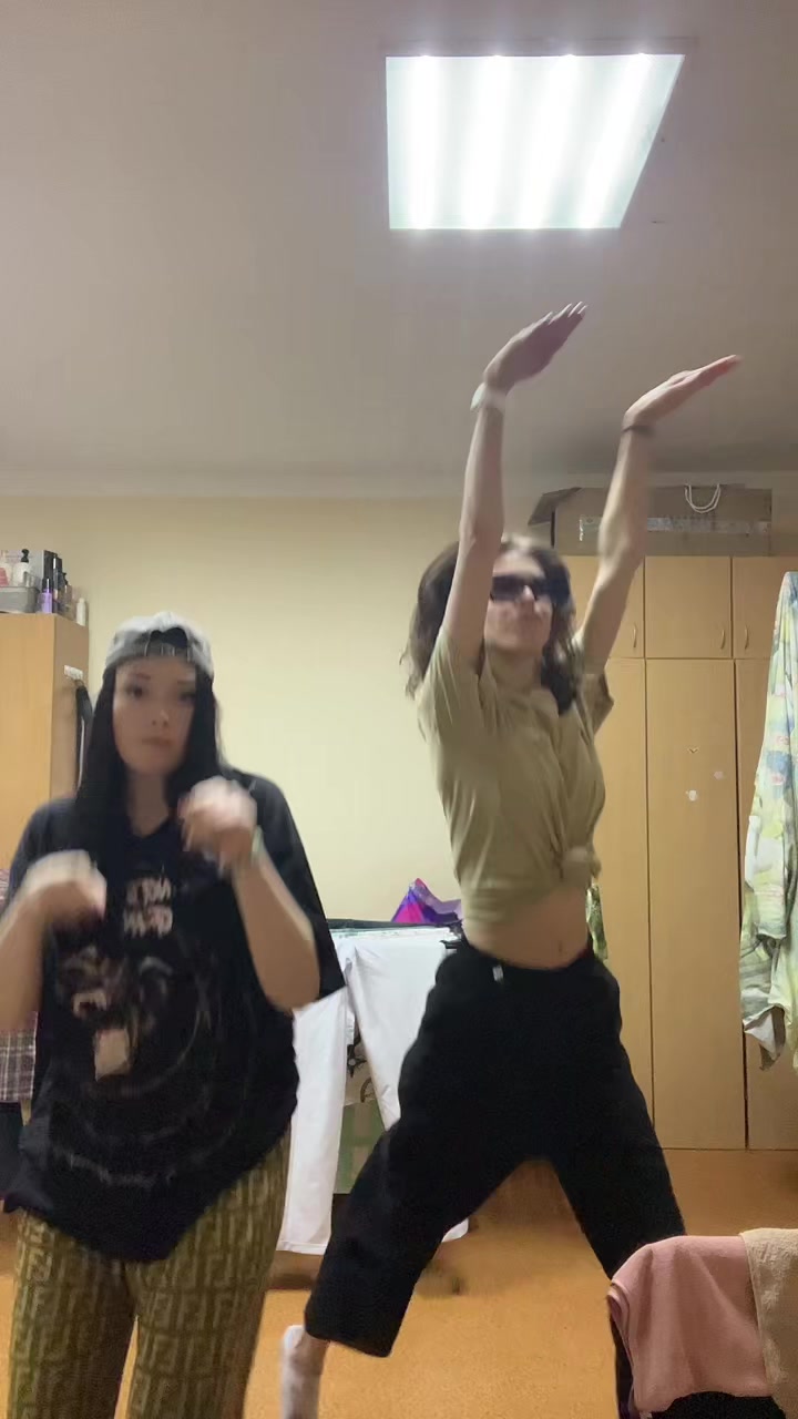 @Anasteiiiiishaa