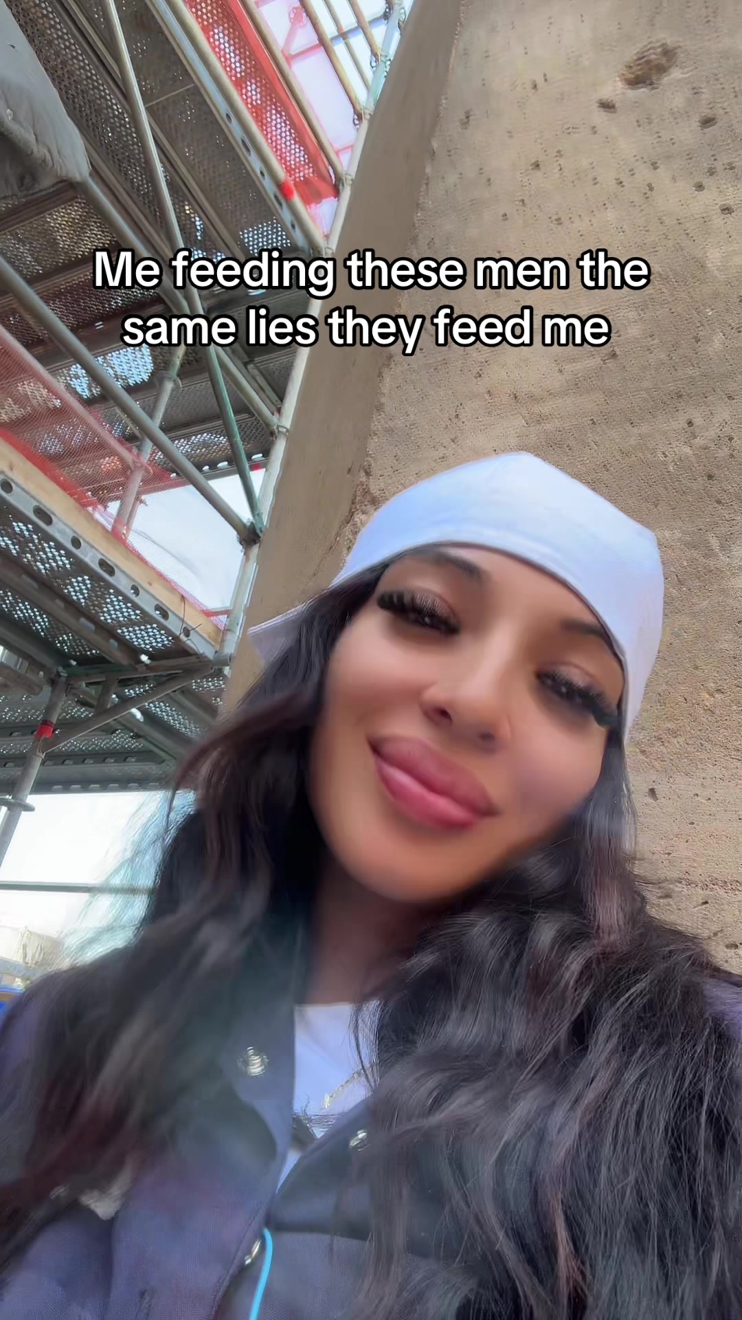 @Monicaa