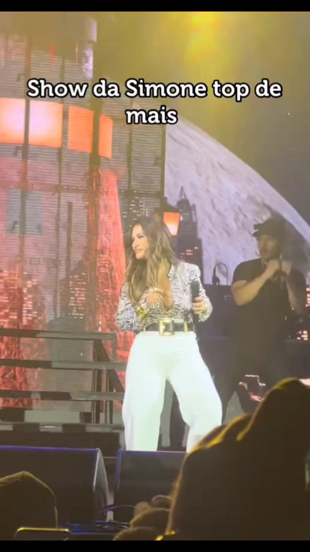 @Simone Mendes cantora