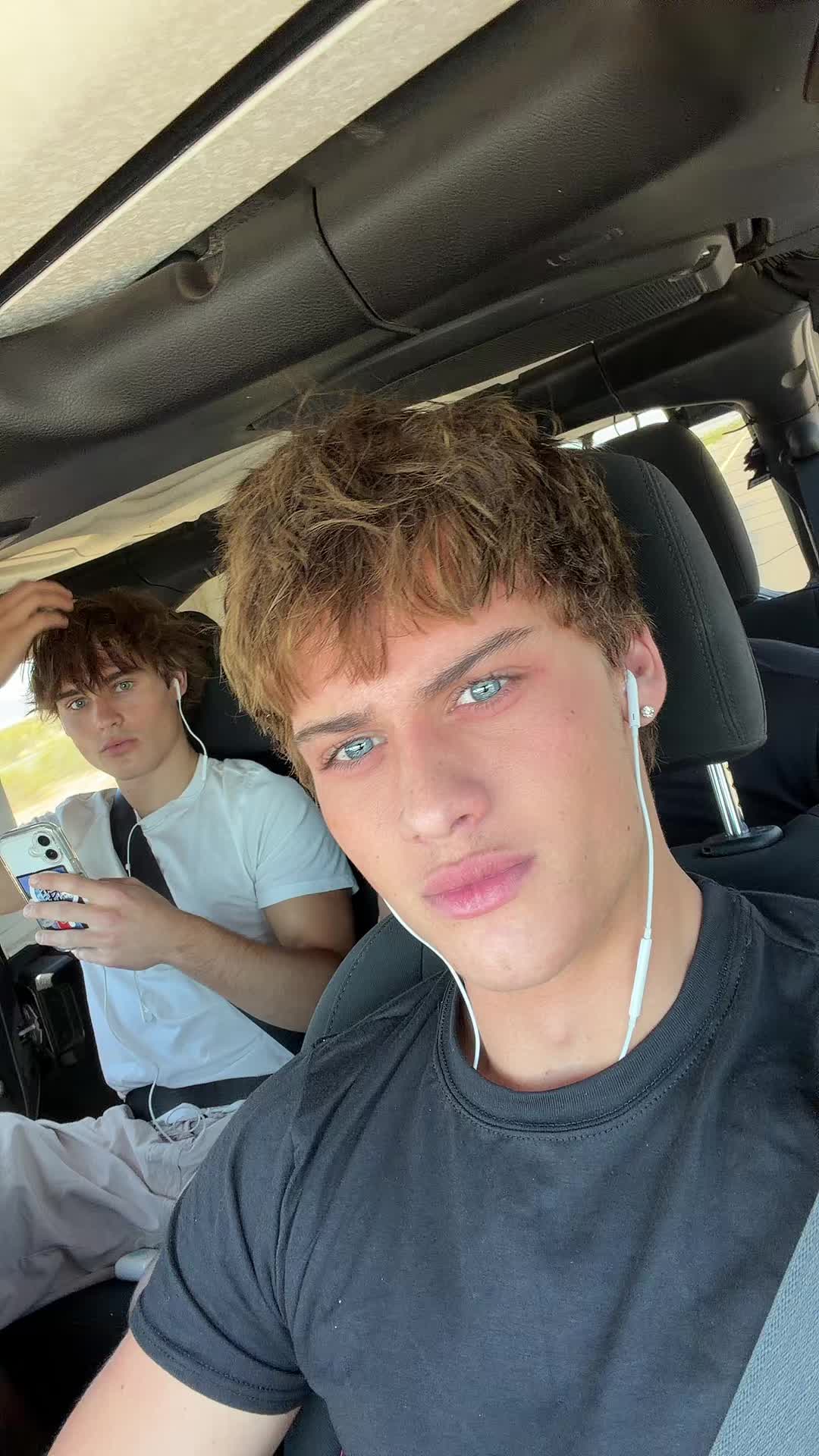 @sky