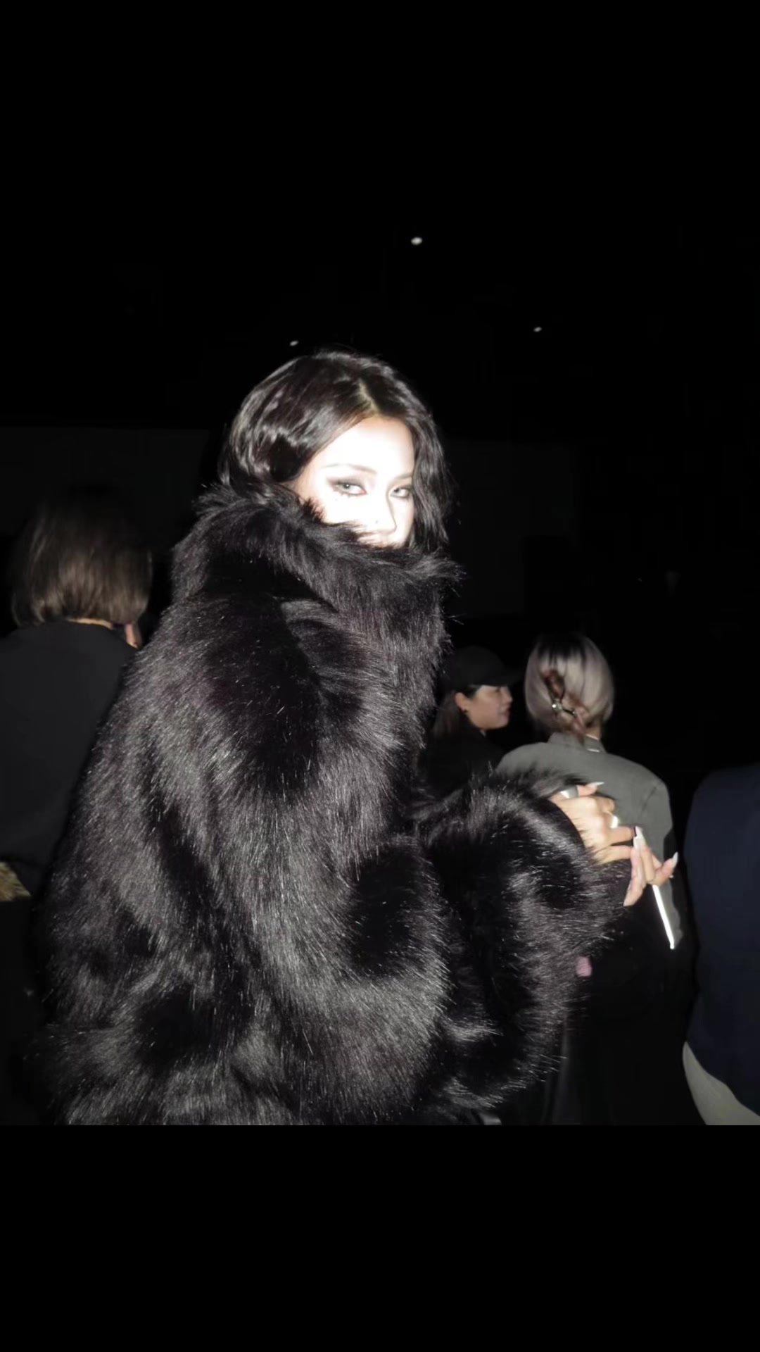 @luxury insider girl
