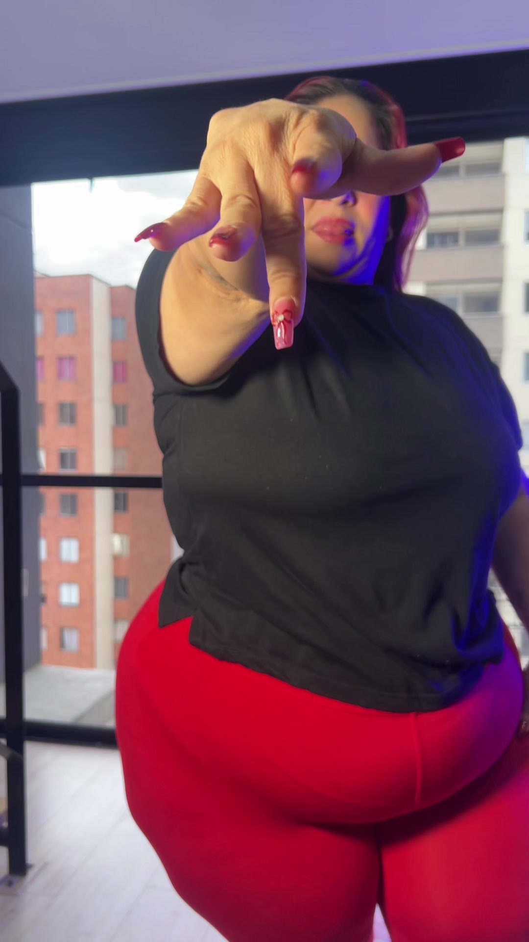 @lolapopvibes