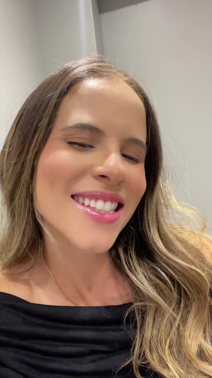 @Thayn&aacute;BG