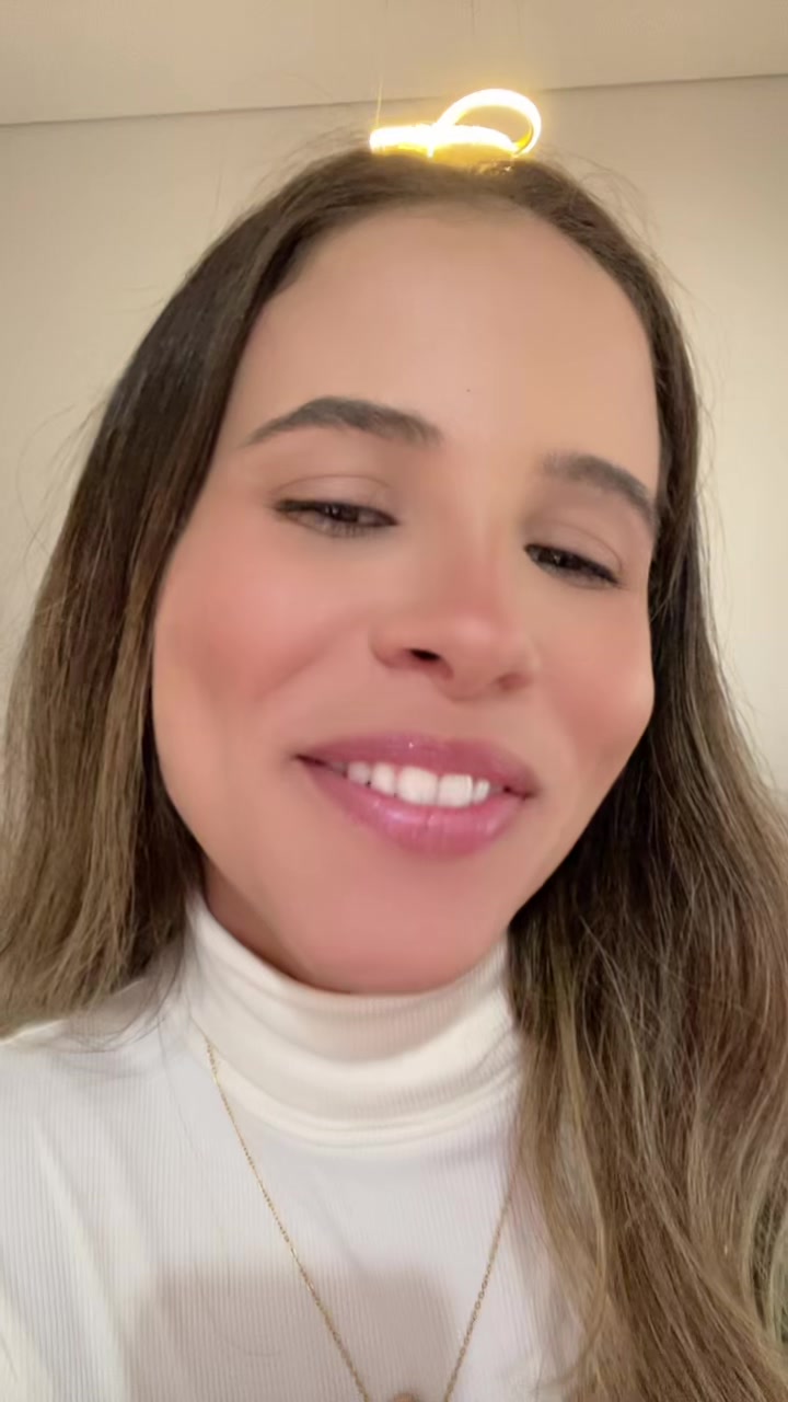 @Thayn&aacute;BG