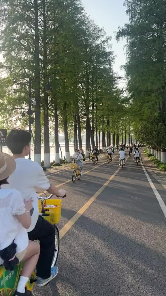 @Nguy&ecirc;nVăn