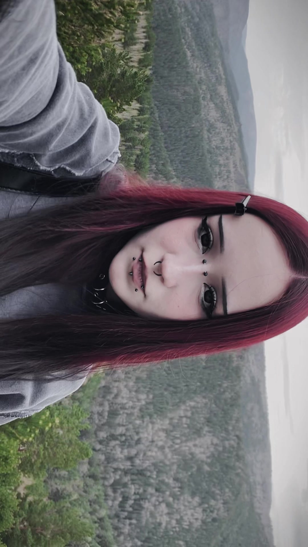 @мила