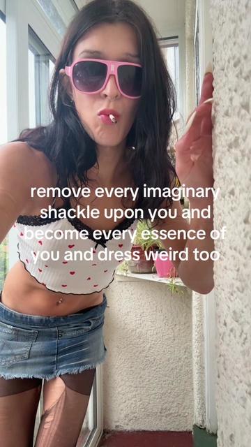 @￼