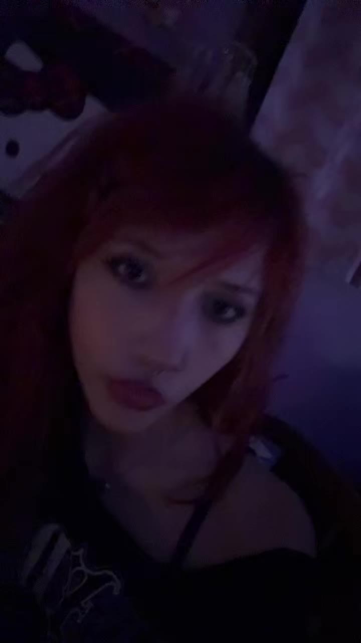 @🧛🏻&zwj;♀️