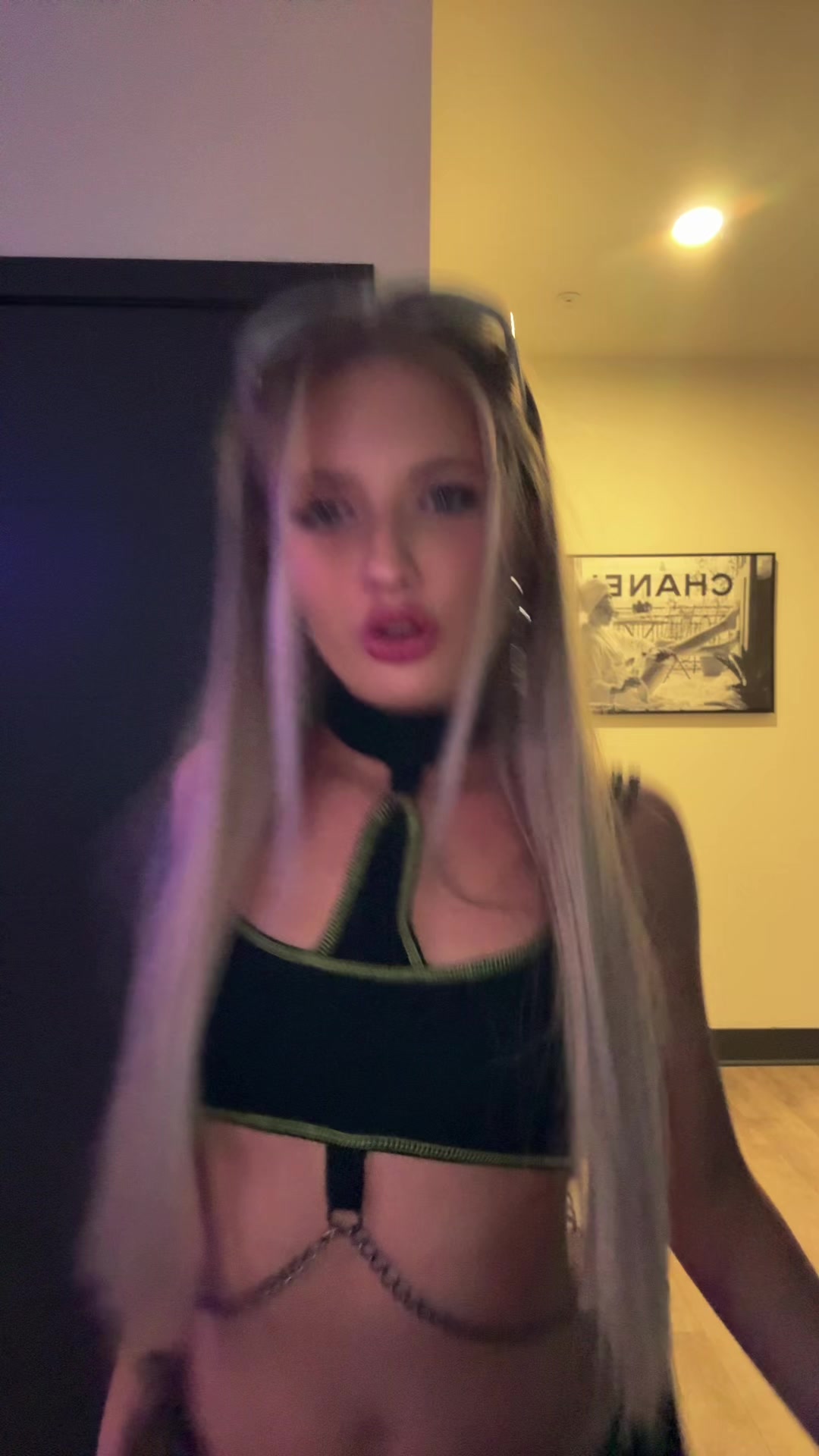 @Bella