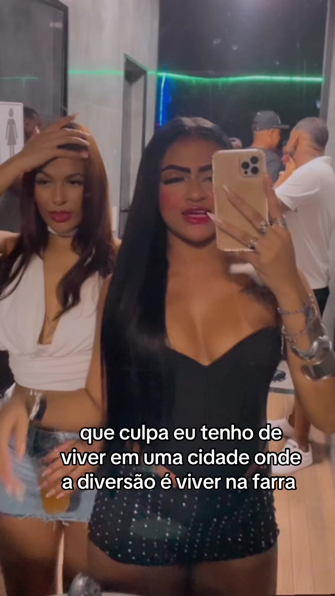 @hyas