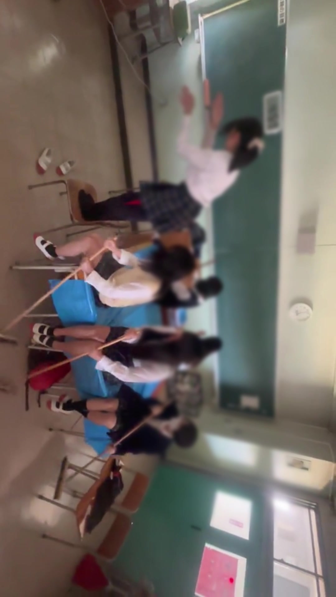 @こ こ な