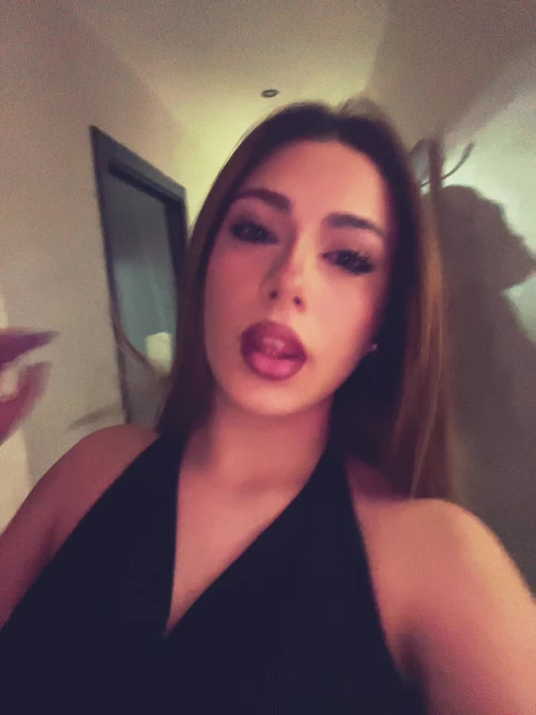 @𝒎𝒊𝒄𝒉𝒆𝒍𝒍𝒆